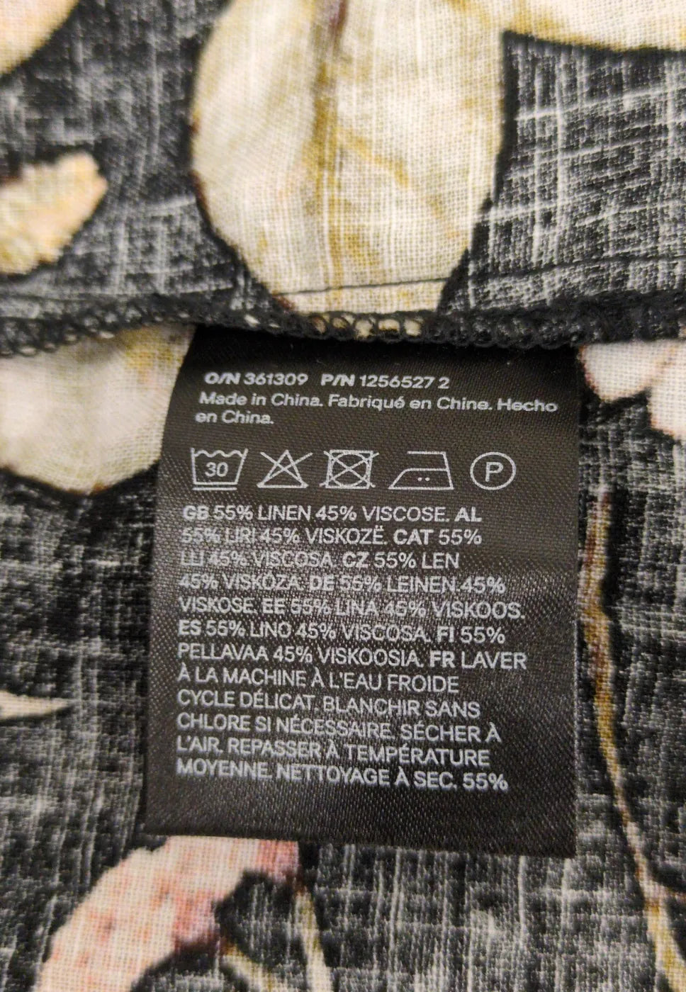 H&M blus med blommönster och puffärmar