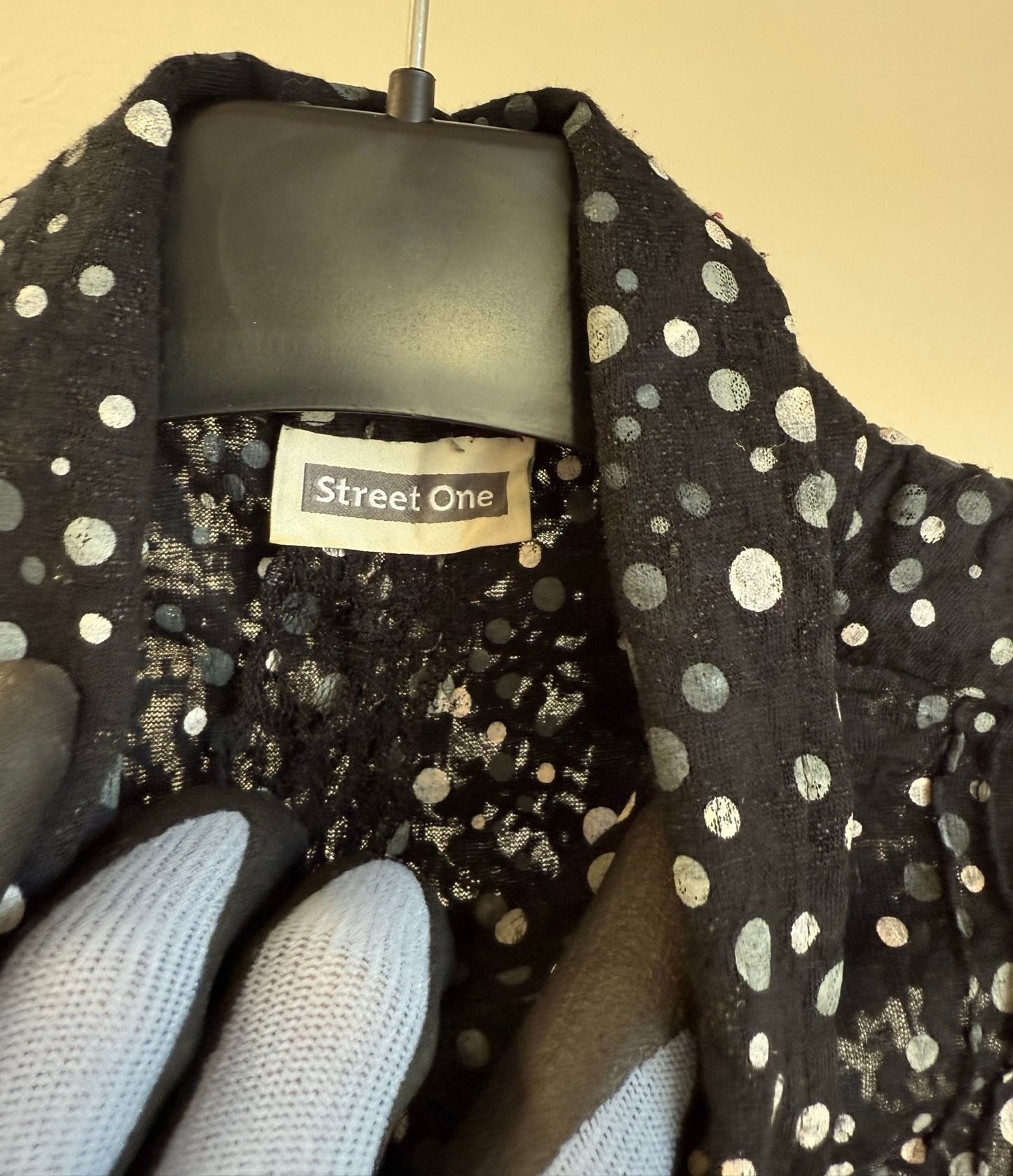 Street One prickig blus med spetskant
