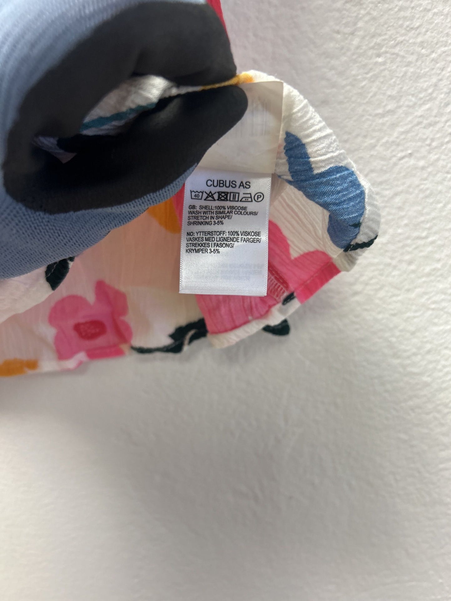 Cubus blommig linne med knäppning fram