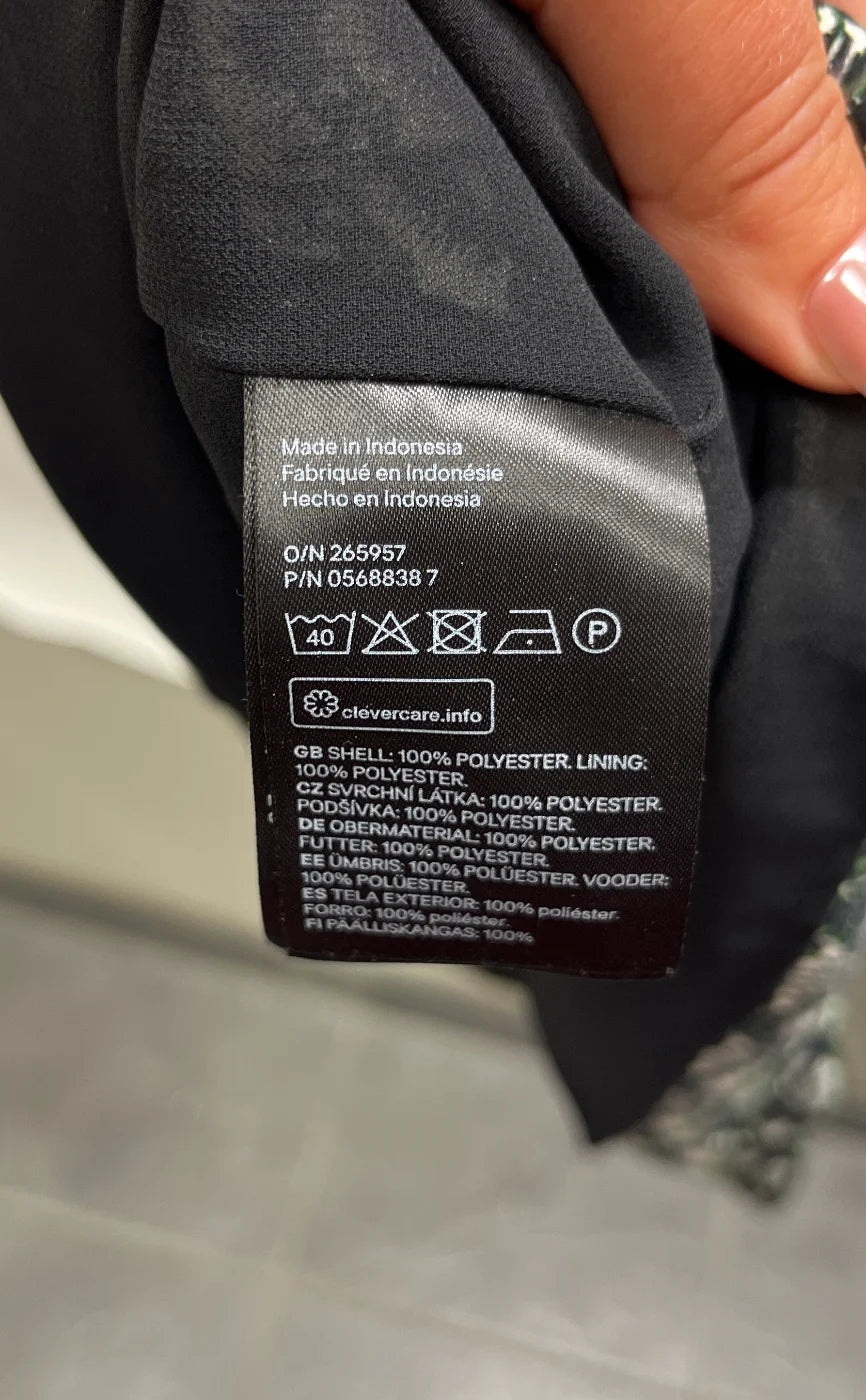 H&M ärmlös mönstrad klänning