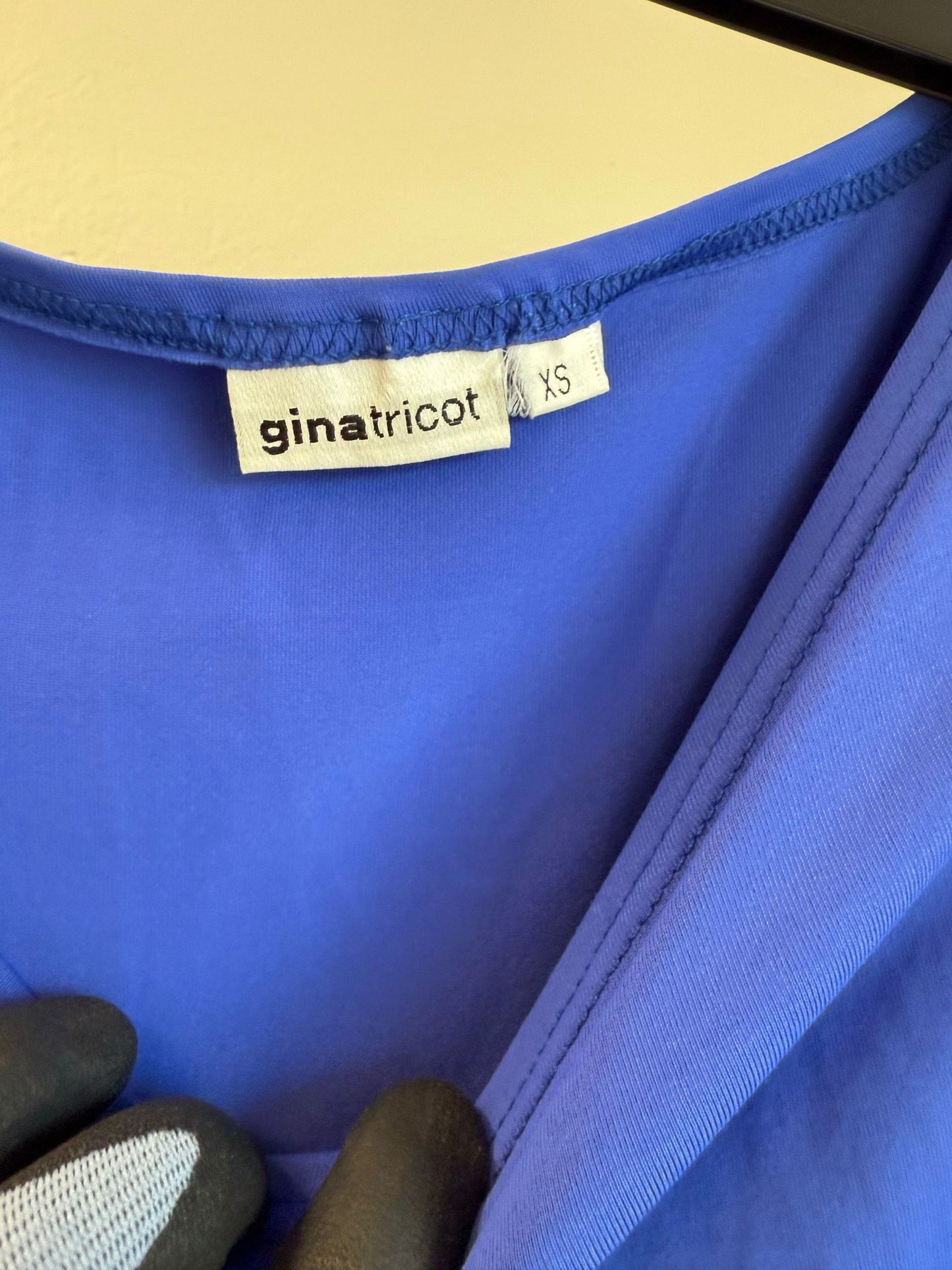 Gina Tricot blå ärmlös topp