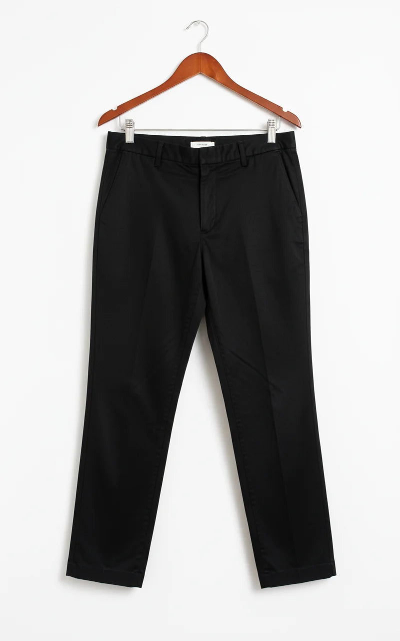 Uniqlo herrbyxor i svart, slim fit