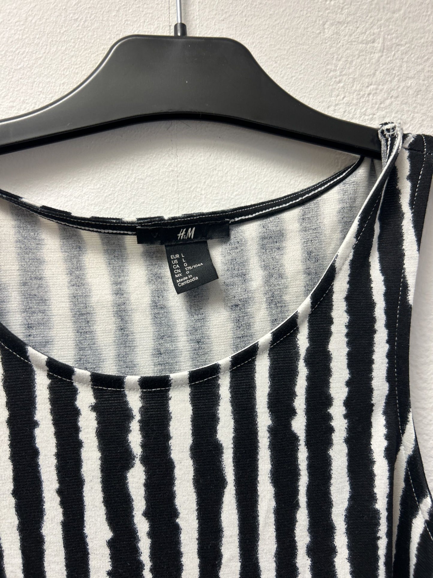 H&M svartvit randig ärmlös klänning