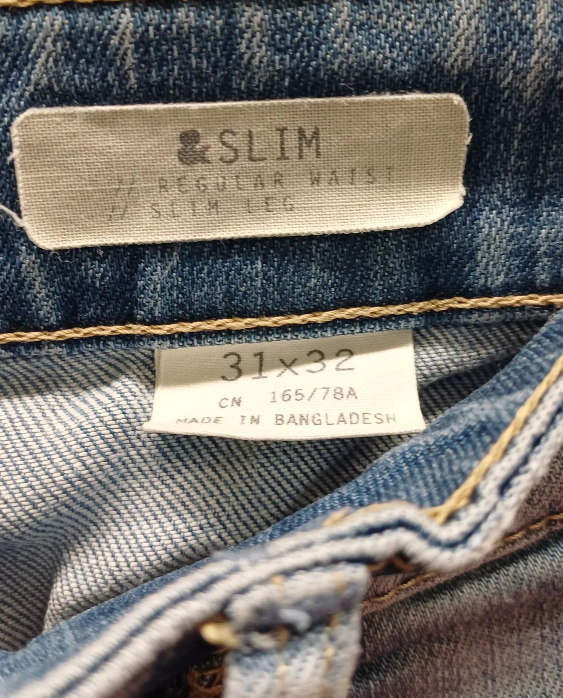 Slimmade ljusblå jeansshorts