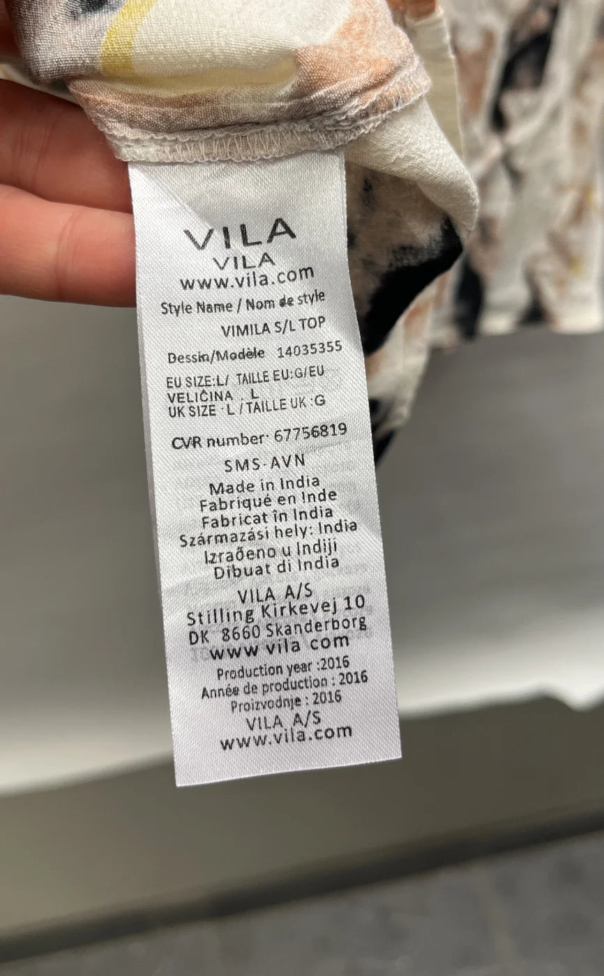 VILA ärmlös topp med abstrakt mönster