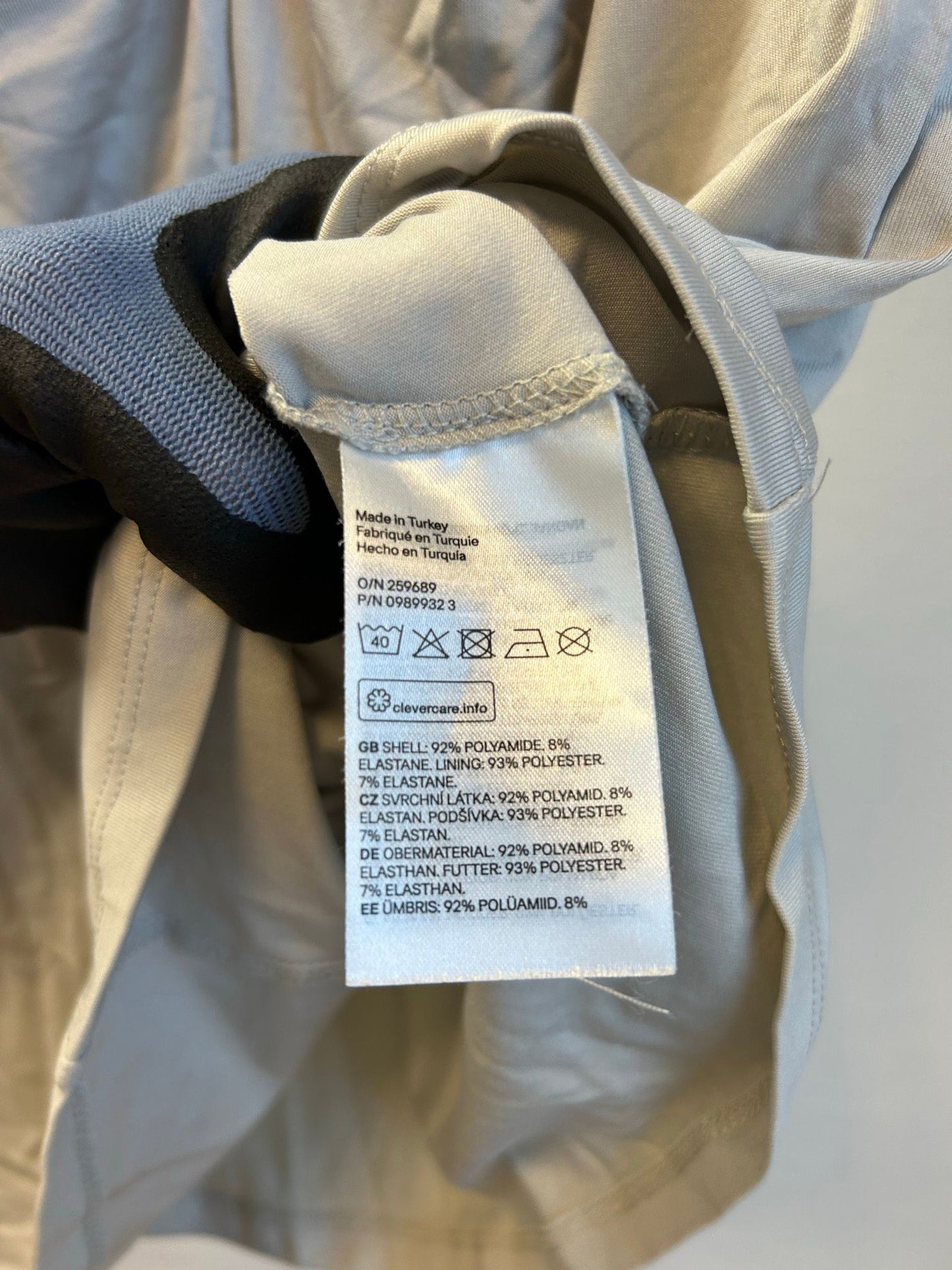H&M beige linne med v-ringning