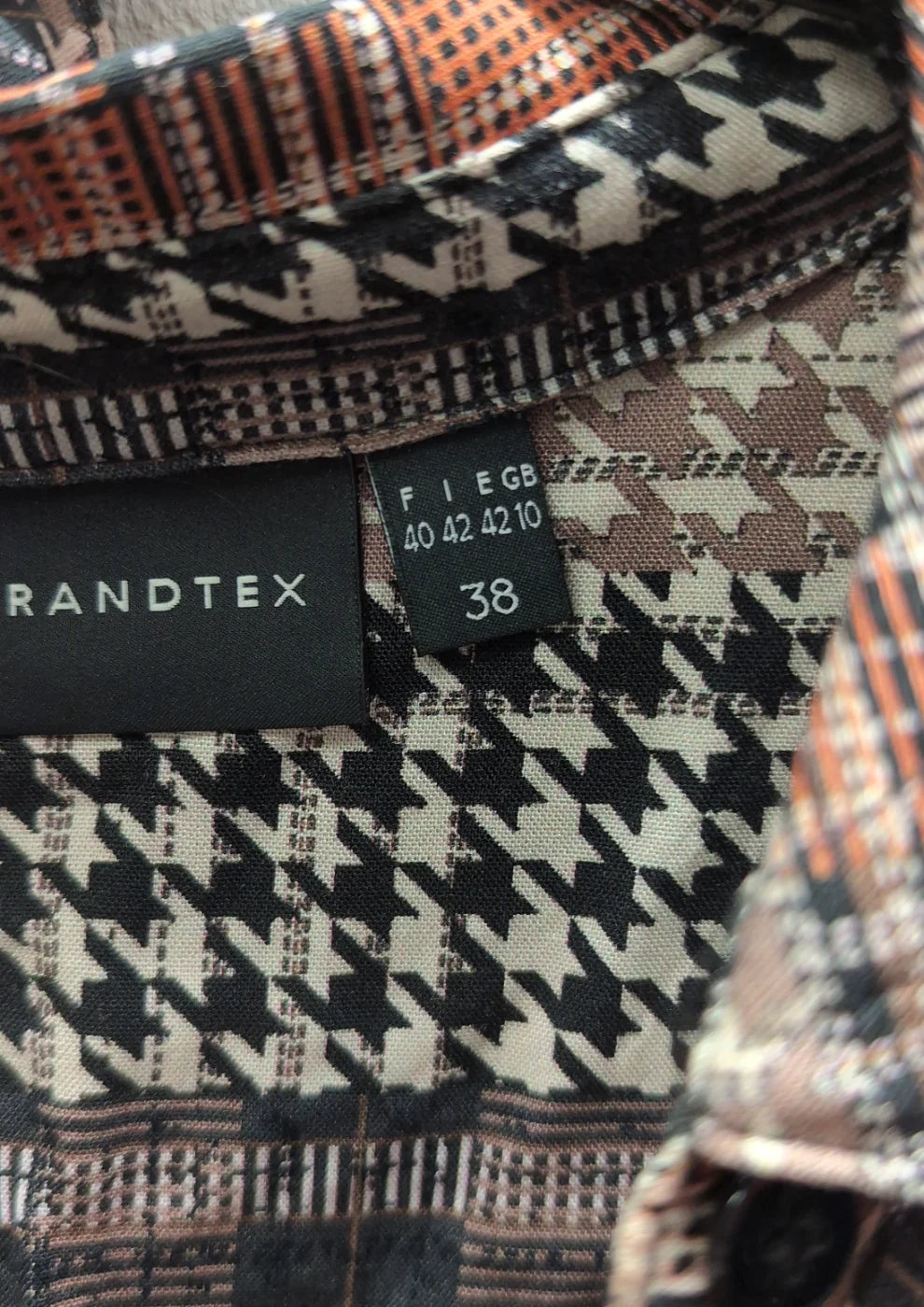 Brandtex mönstrad blus med långa ärmar