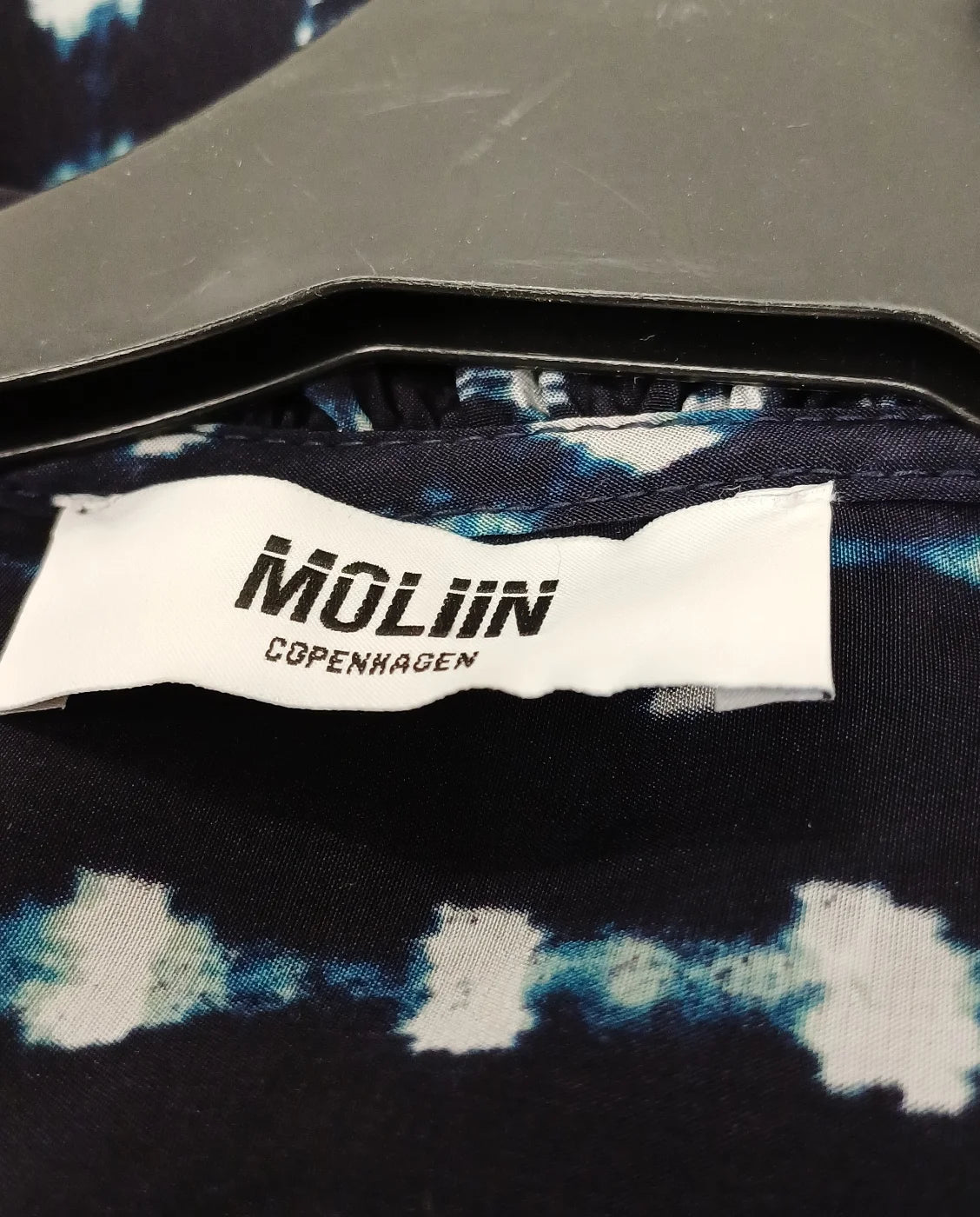MOLIIN mönstrad mörkblå blus