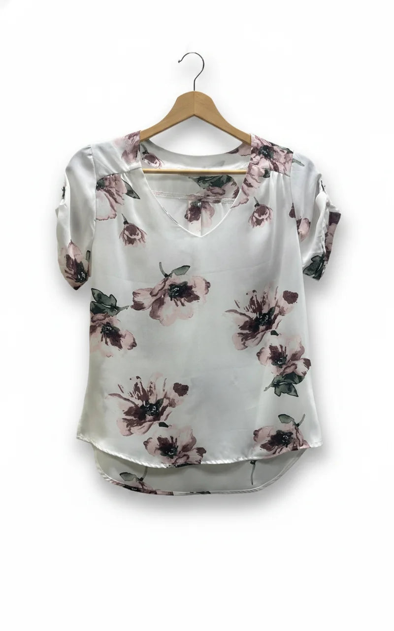 Hailys blommig blus med v-ringning