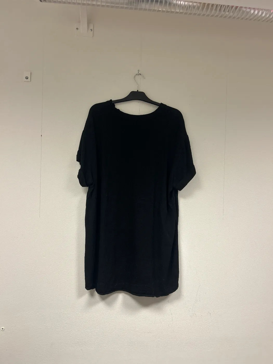 H&M svart t-shirt med v-ringning