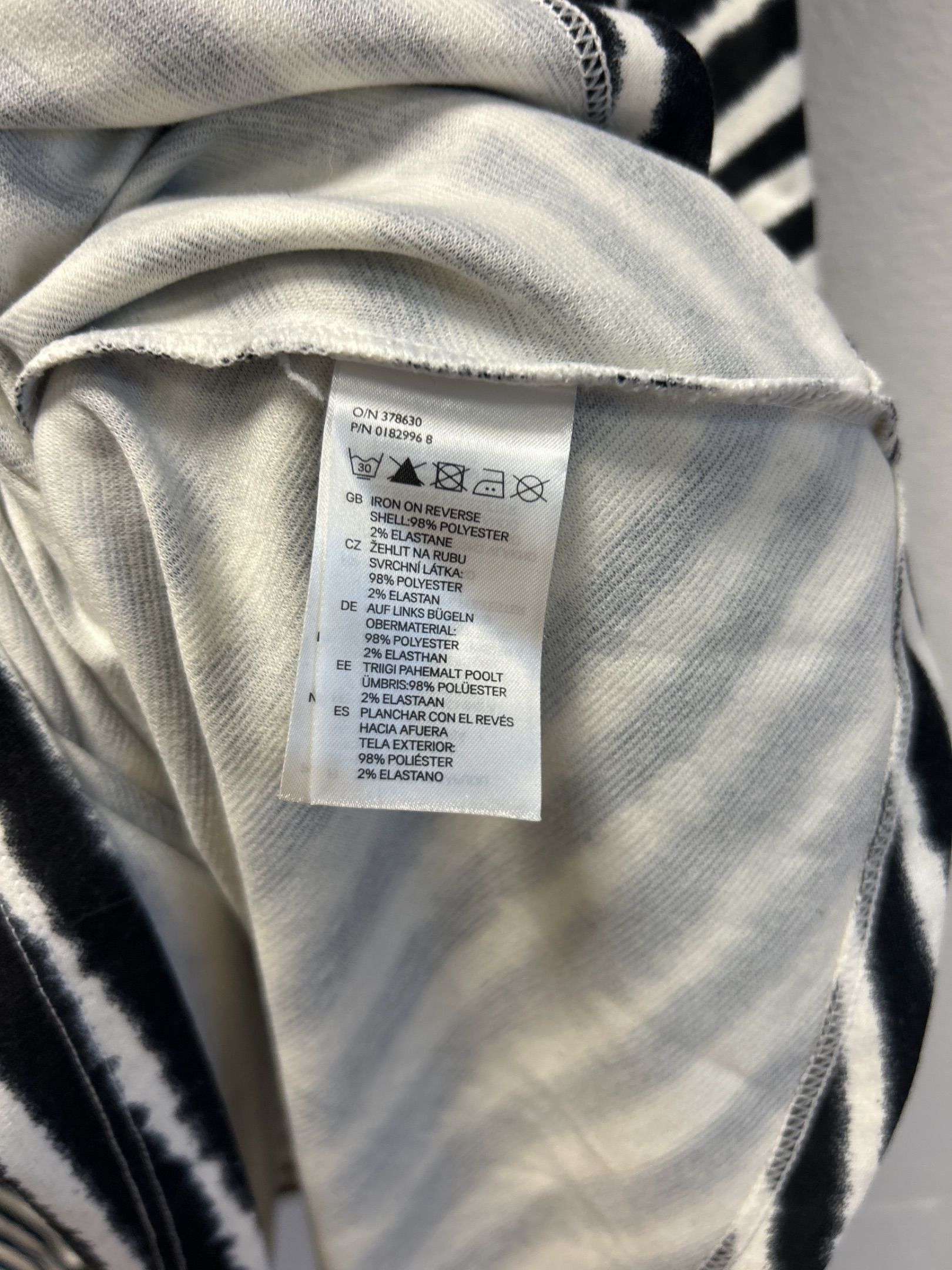 H&M svartvit randig ärmlös klänning