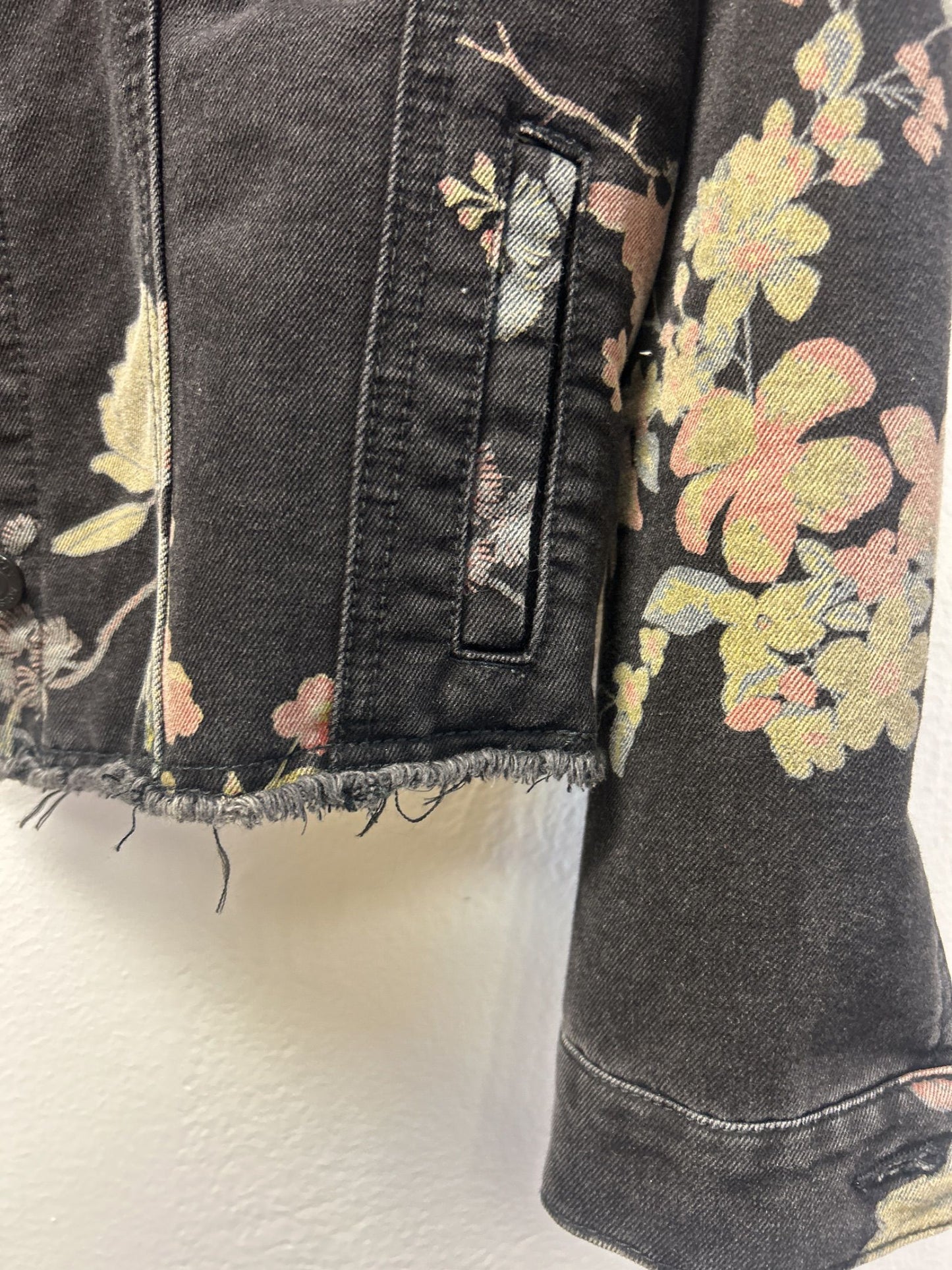 Noisy May kort denimjacka med blommönster