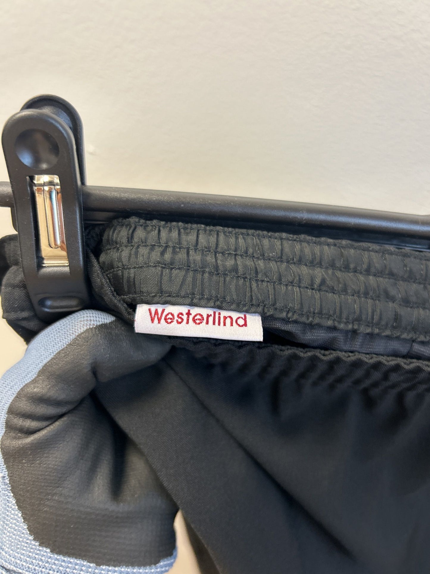 Westerlind svart knälång kjol