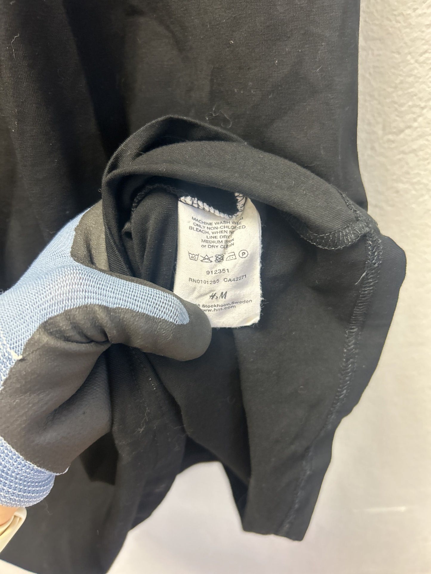 H&M svart underklänning med spaghettiband