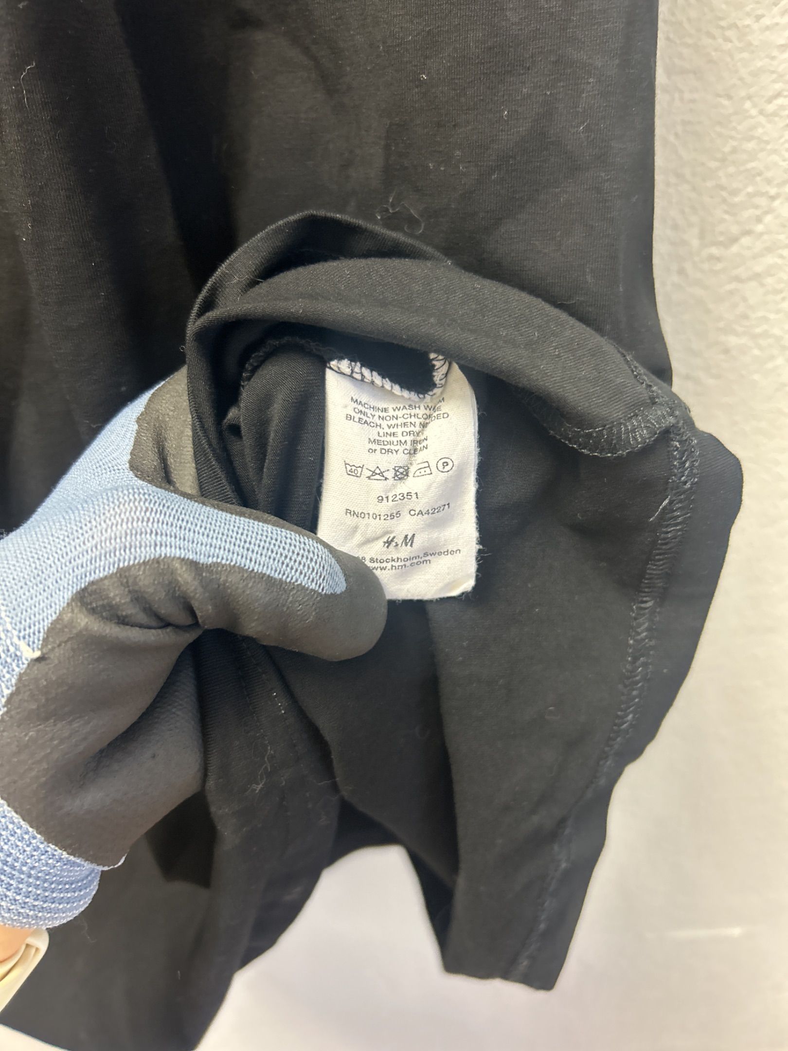 H&M svart underklänning med spaghettiband