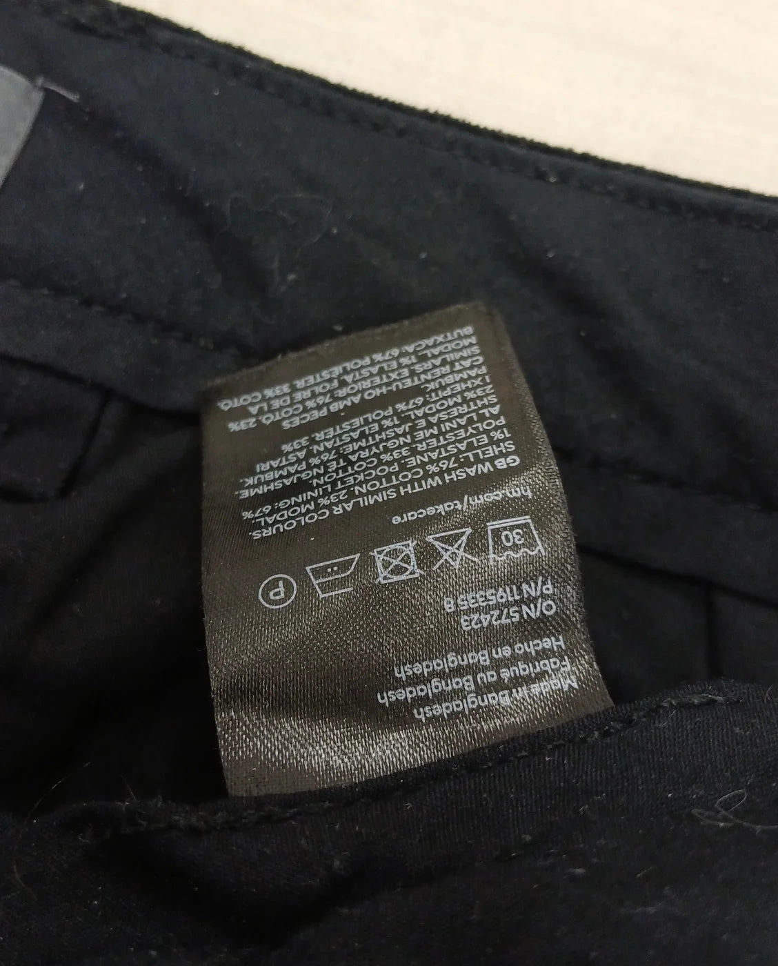 H&M slim fit svarta manchesterbyxor