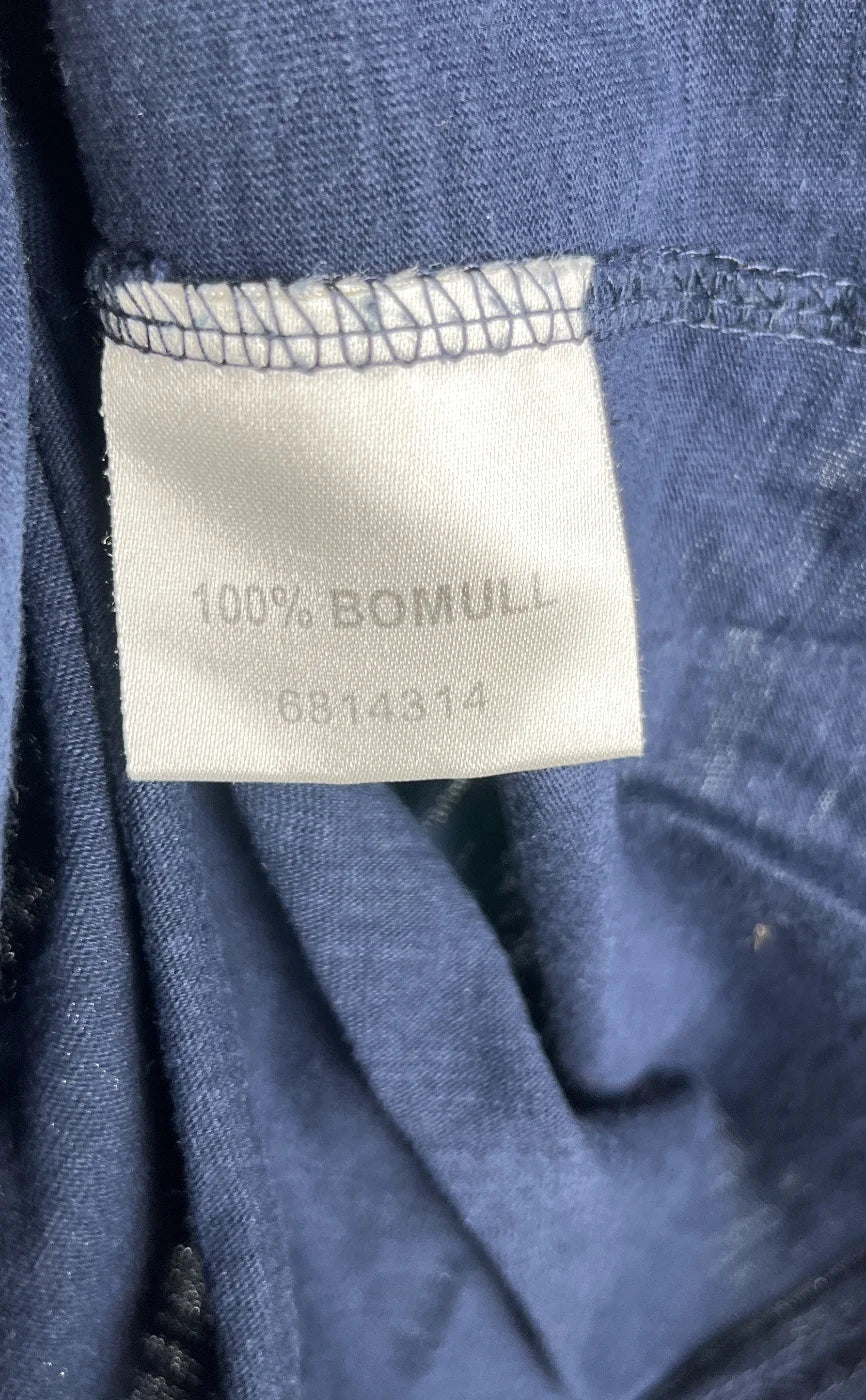 Florie broderad marinblå ärmlös topp