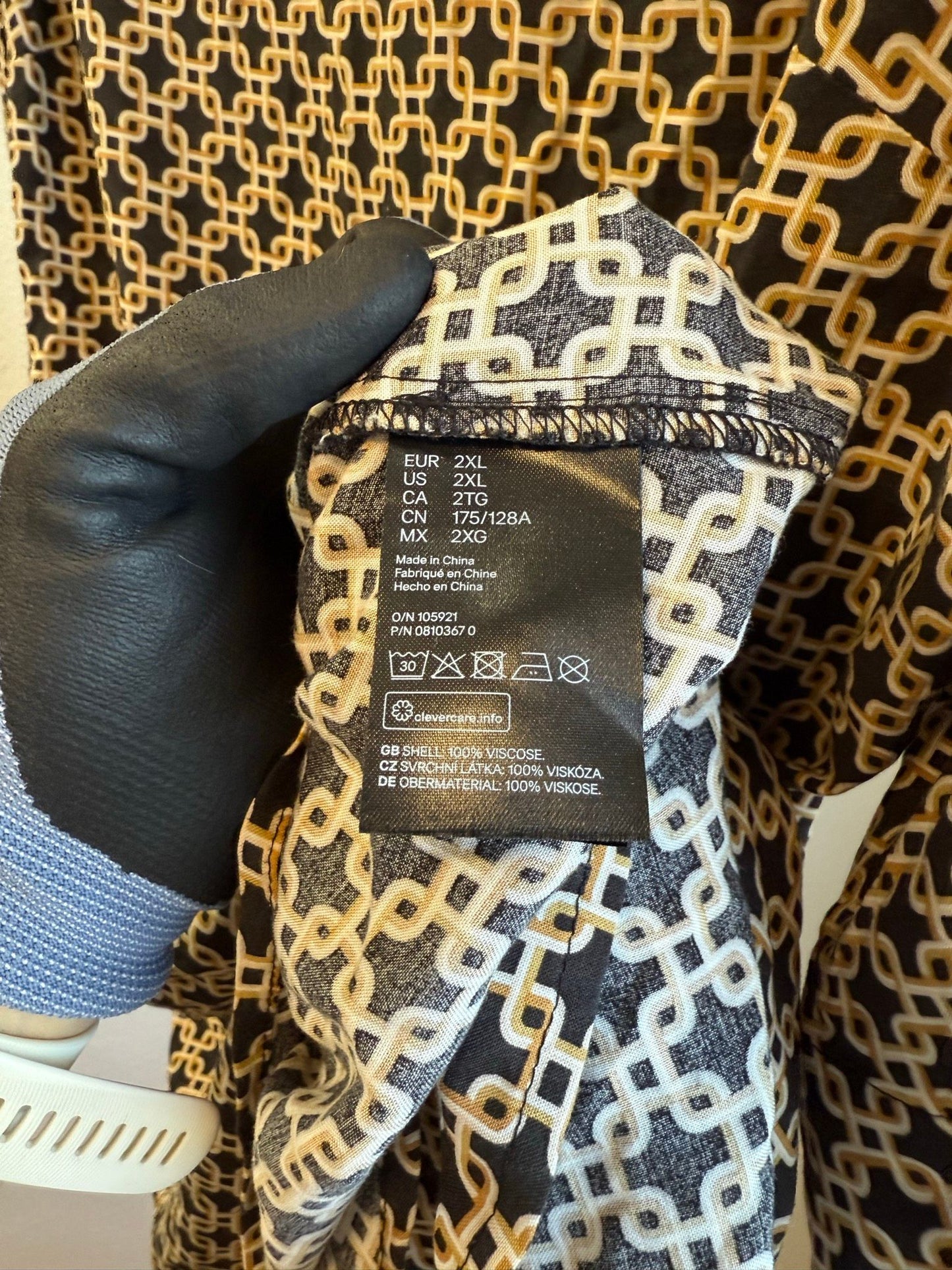 Richard Allen x H&M mönstrad klänning med långa ärmar