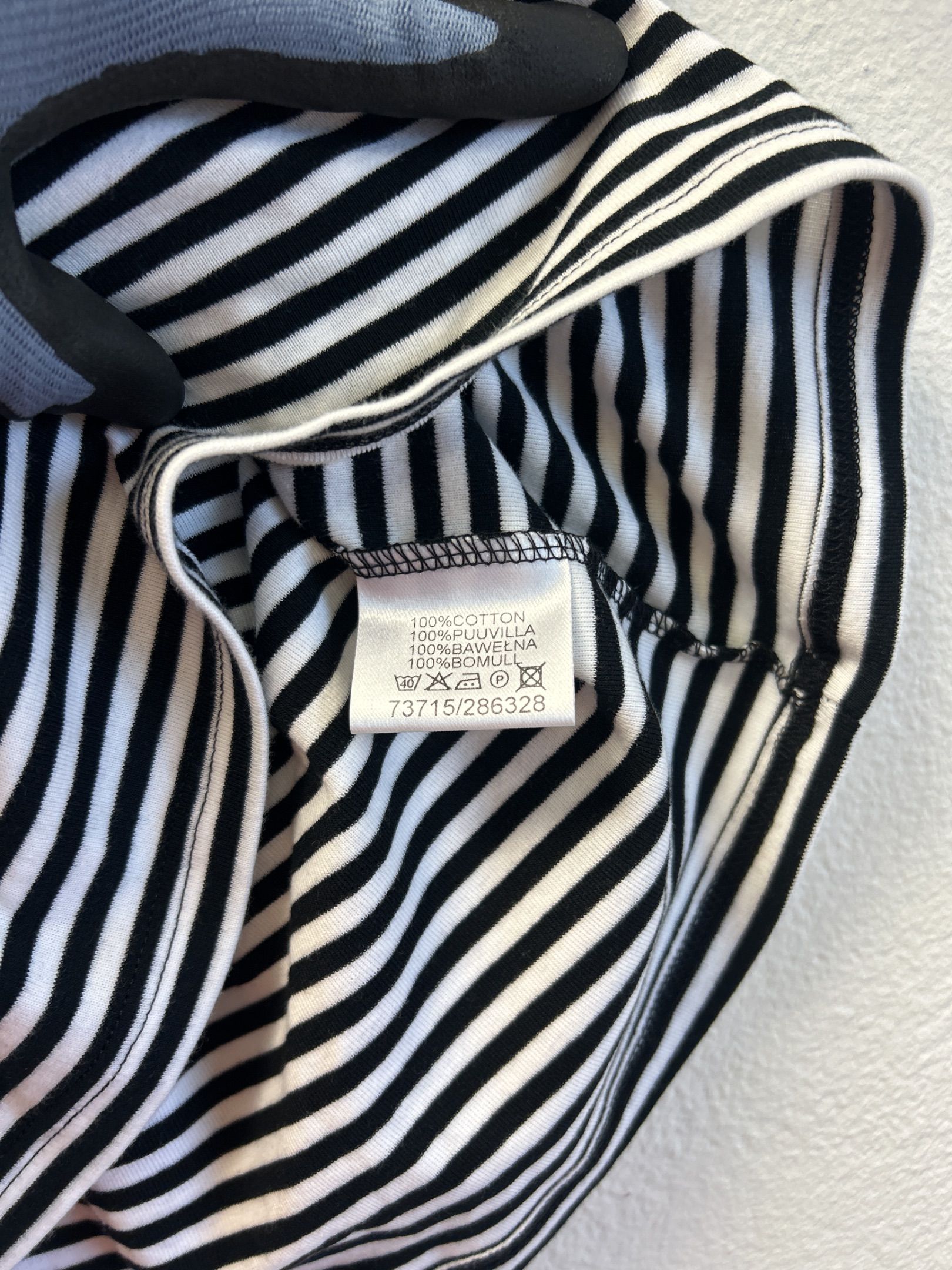 KappAhl Style Alice randig t-shirt med v-ringning