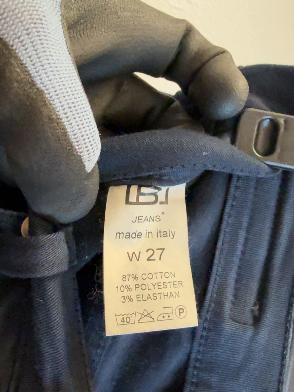 B B damjeans i mörk marinblå färg