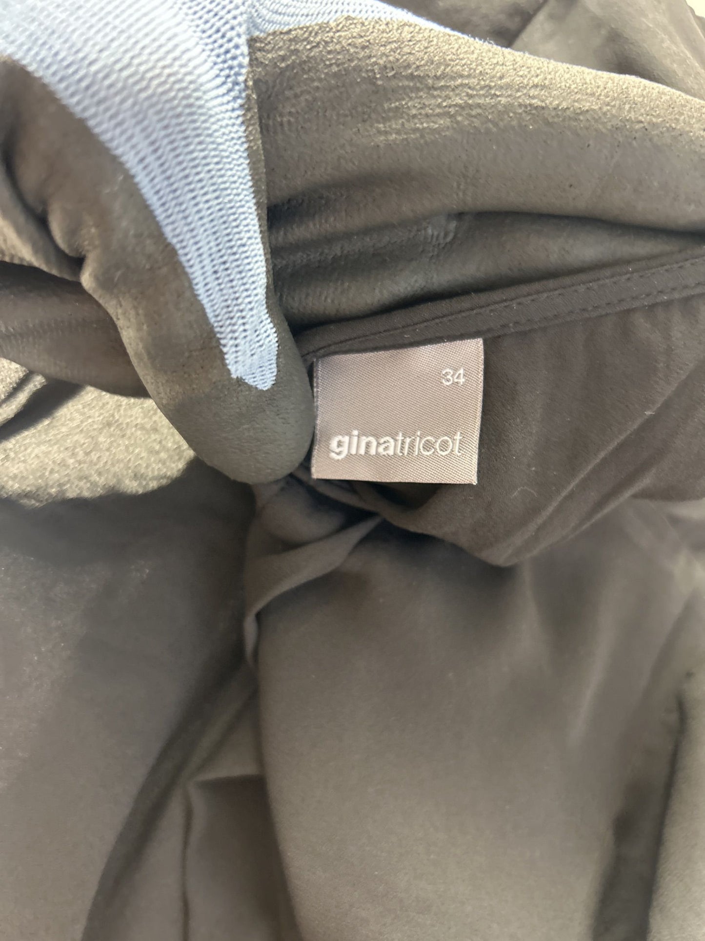 Gina Tricot svart blus med kort ärm